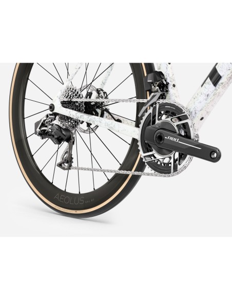 Trek Domane SLR 9 AXS Gen 5 Road Bike | 33Bike