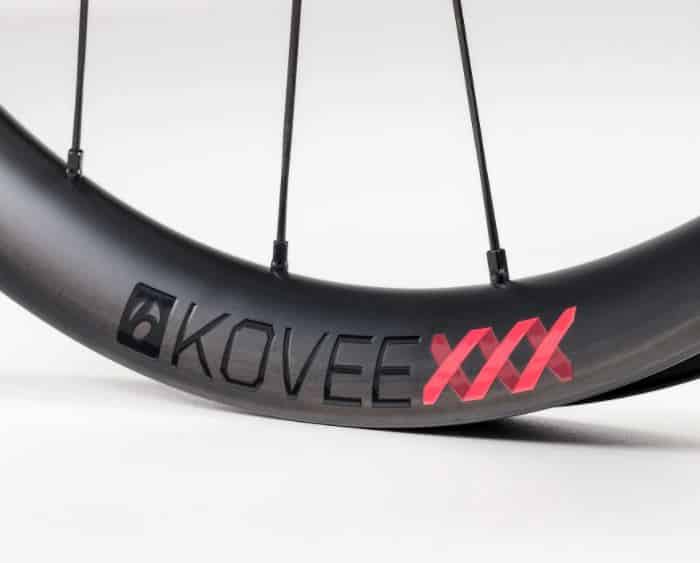 Rueda delantera Bontrager Kovee Xxx 29 Disc Tlr Para Cubierta 110 Negro -  33Bike - Bicicletas TREK Murcia - Cartagena